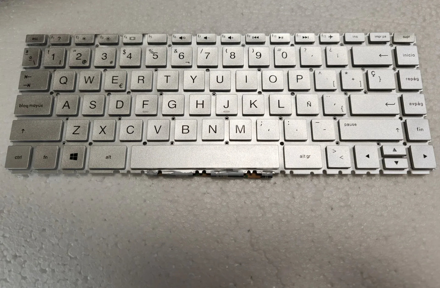 Spanish keybord for HP Pavilion 14-CC 14-CD 14-DA 14-CE 14-CF 14-CK 14-CM 14S-DK  TPN-Q188 Q190 Q207 W125 W131 silver No backlit